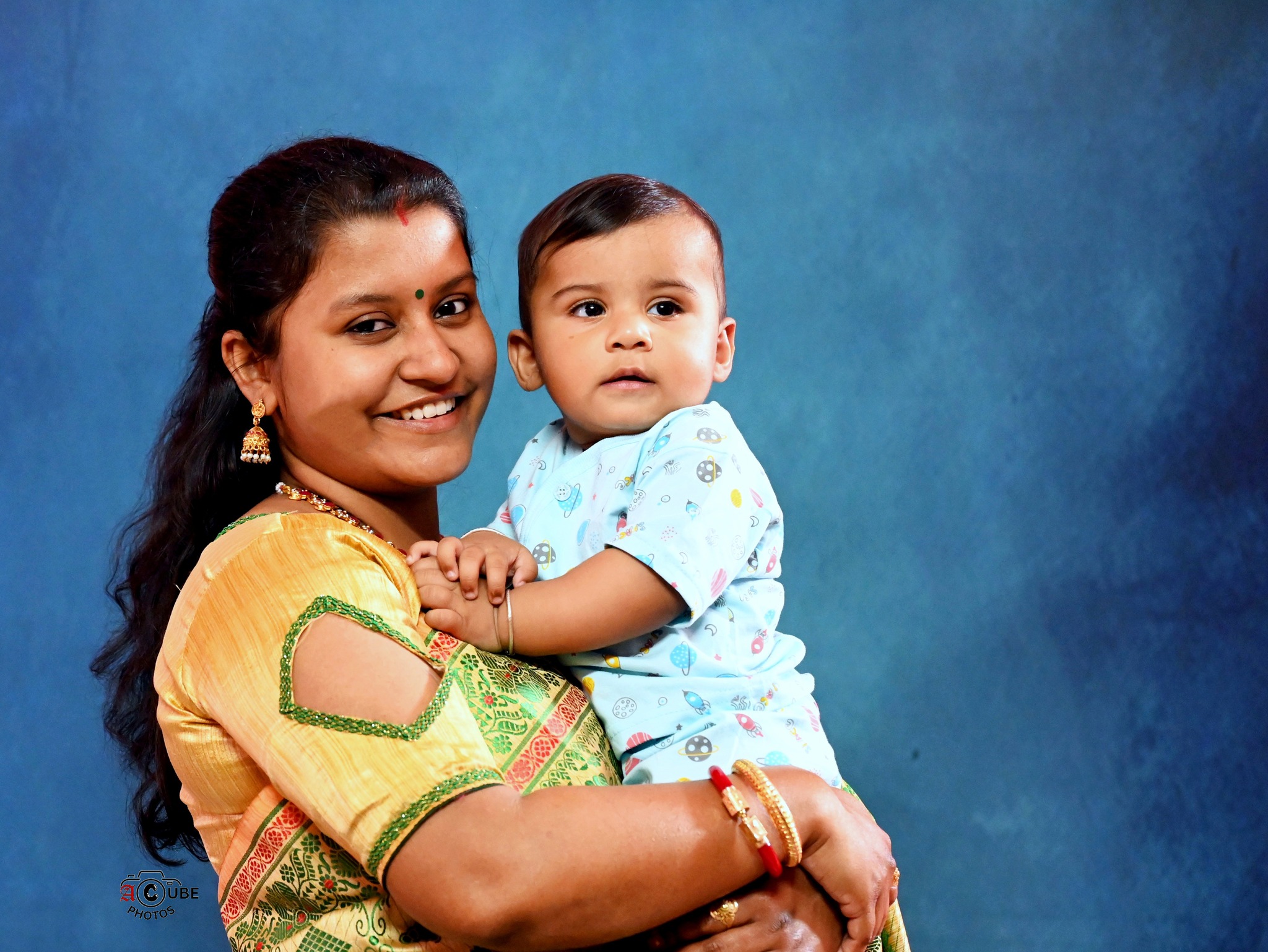 family photoshoot sitter