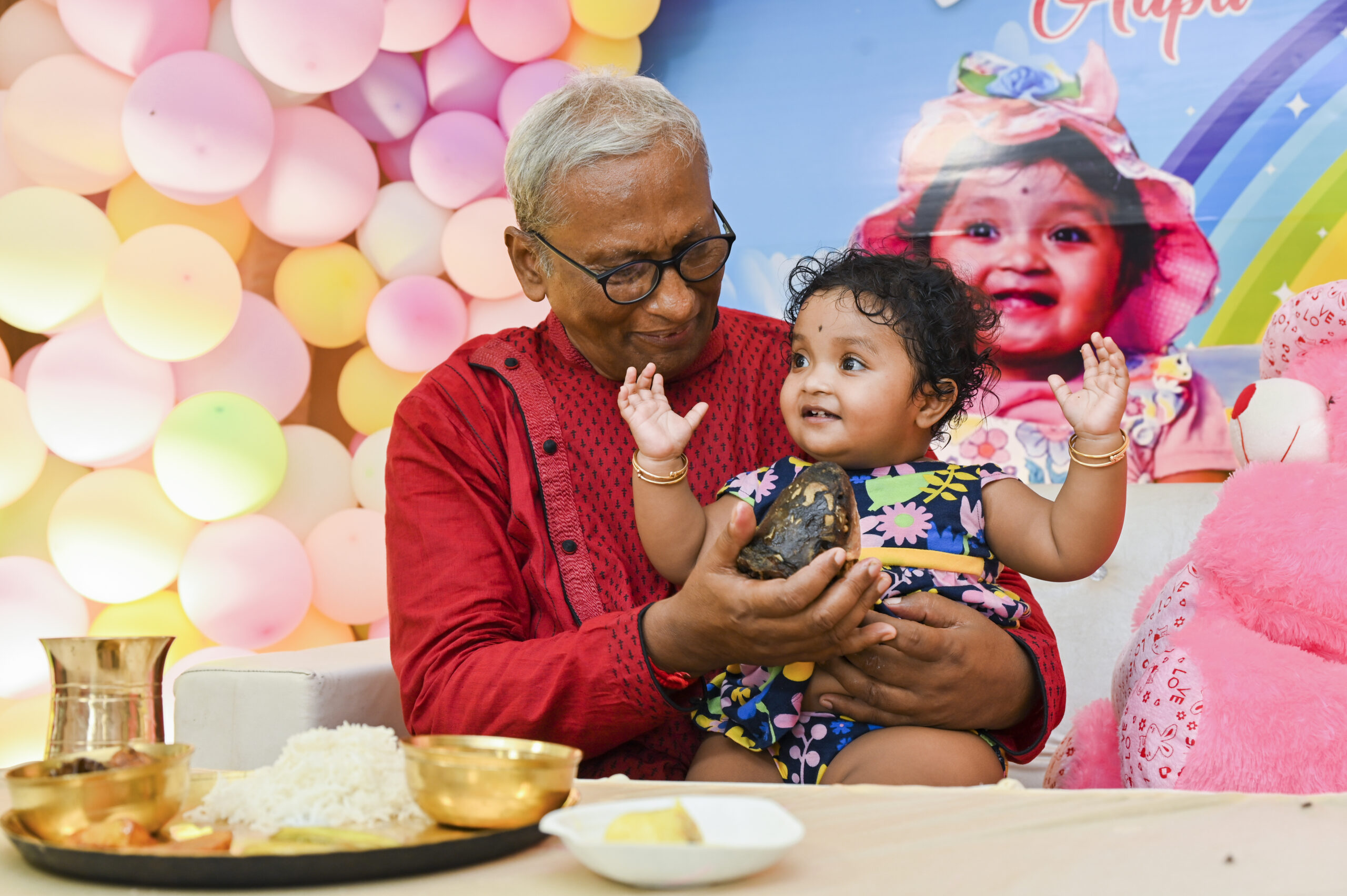 Adorable first birthday moment