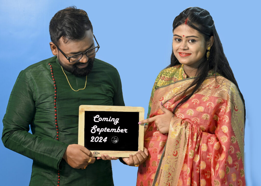 Maternity announcement photoshoot