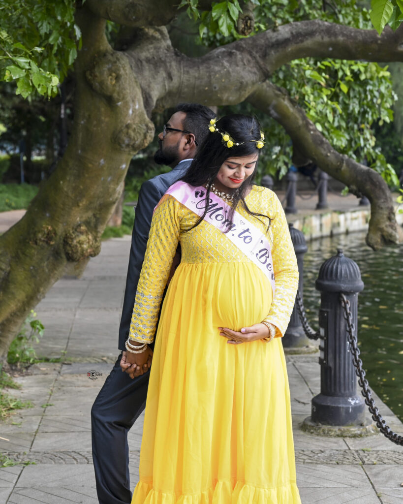 Unique mom to be photoshoot
