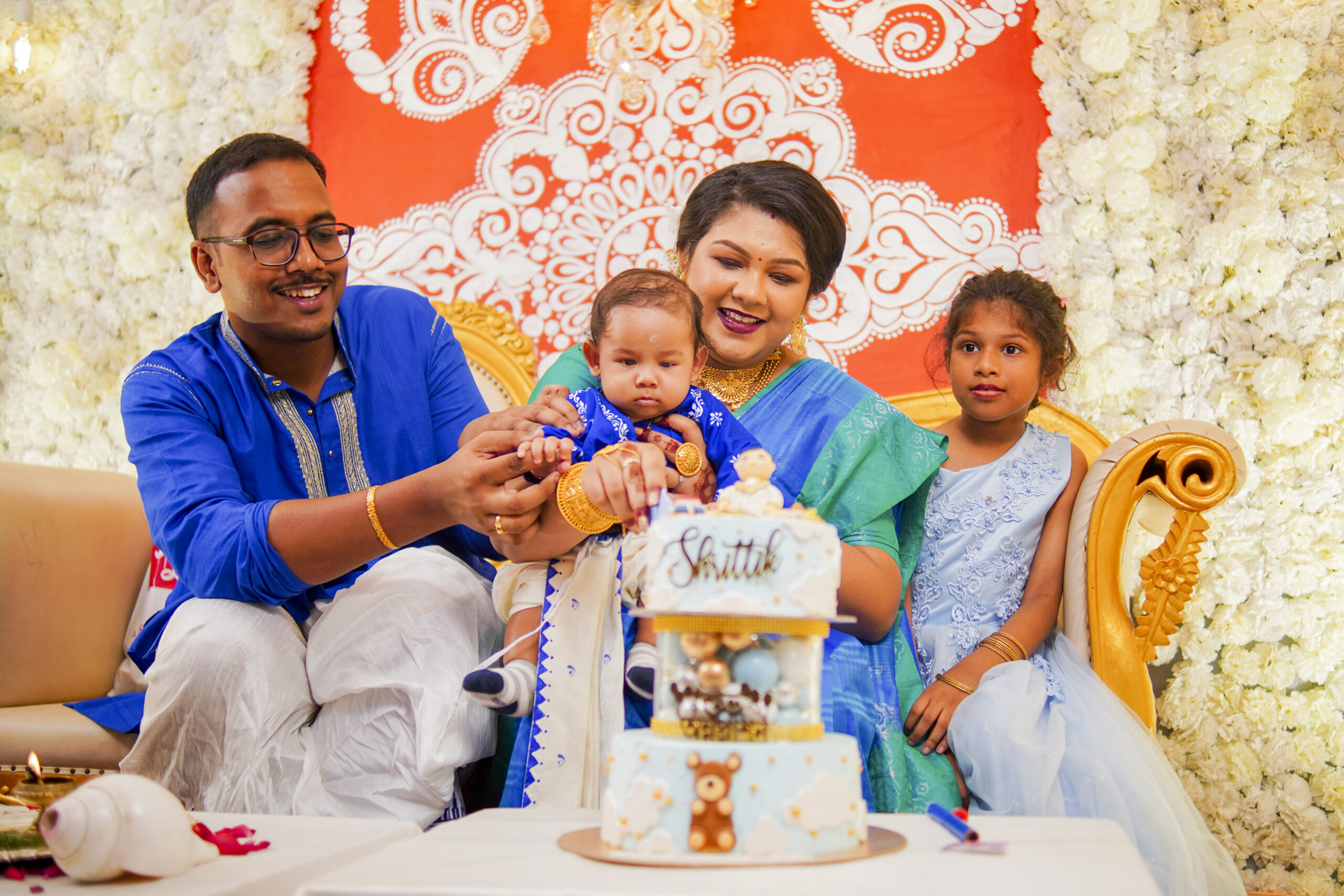 cake cutting rice ceremony