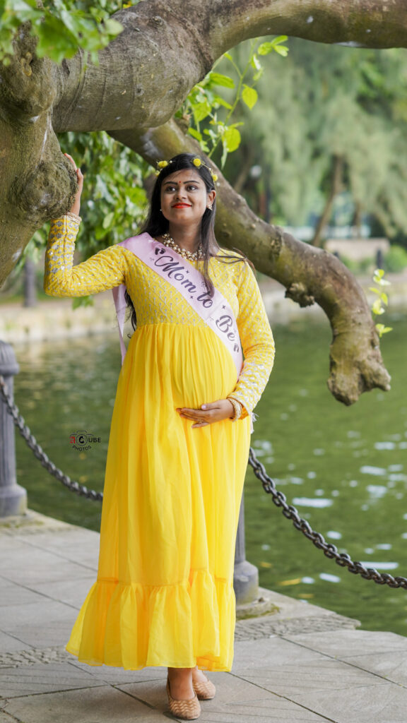 Solo Maternity lake side