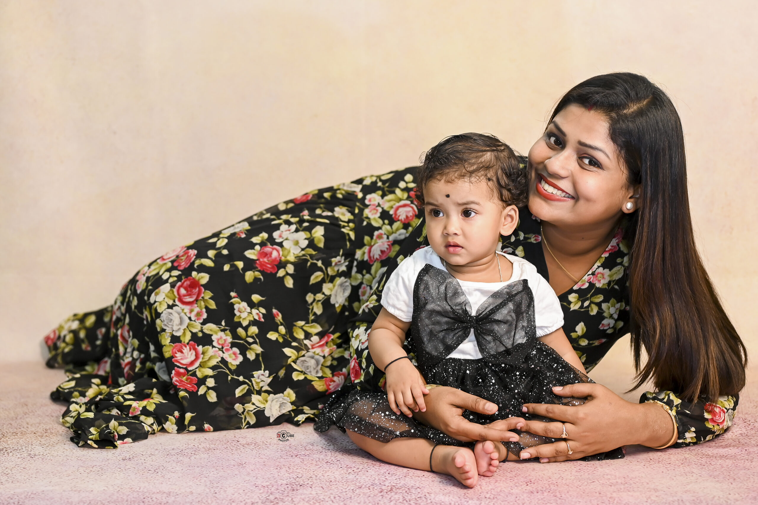 mom and me plain background family photoshoot