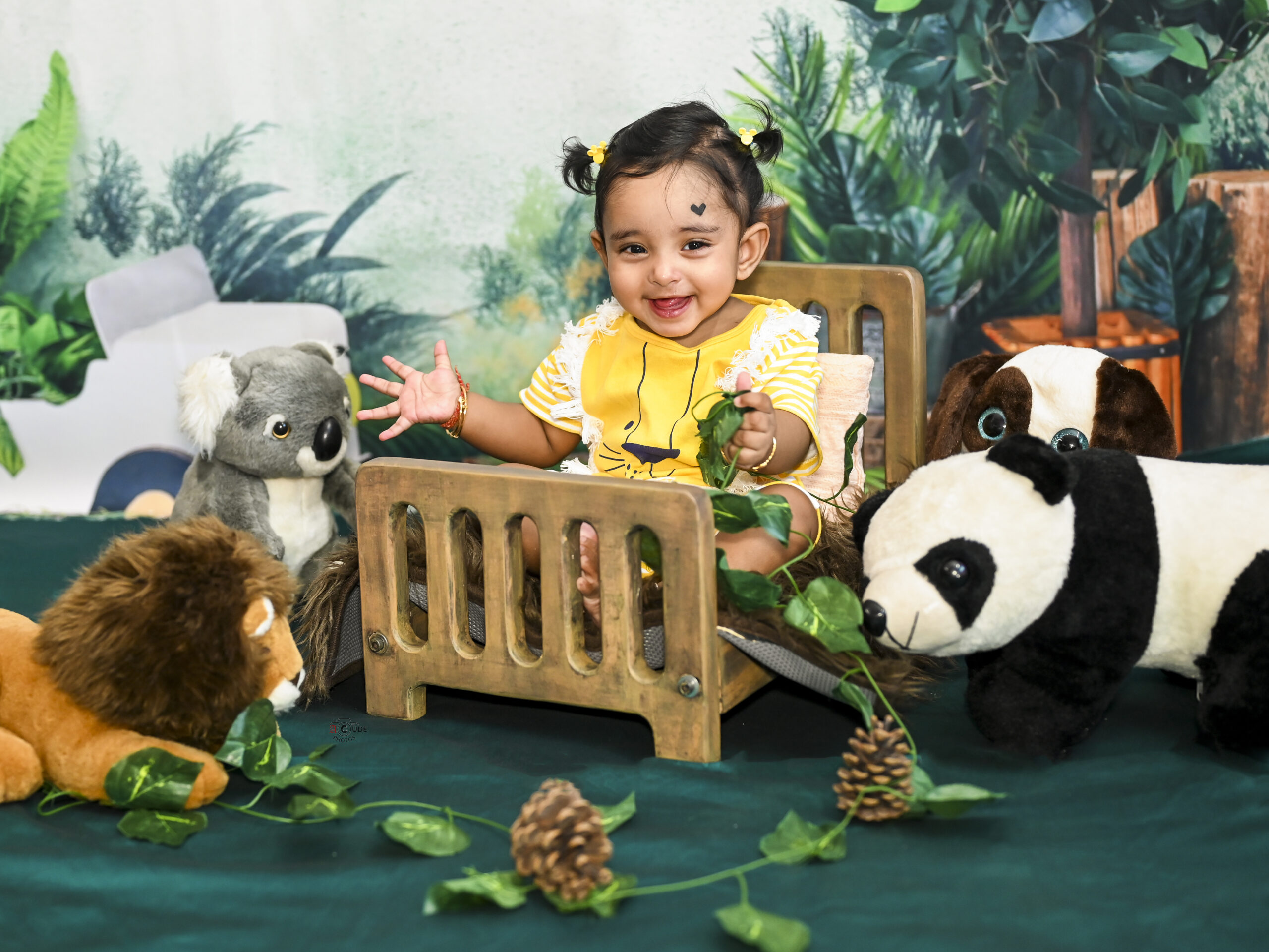 baby girl into the jungle